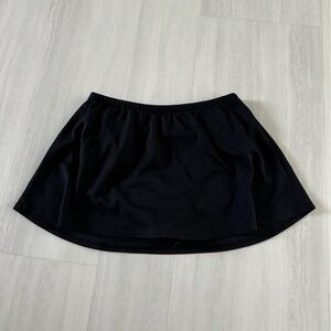black tennis skirt